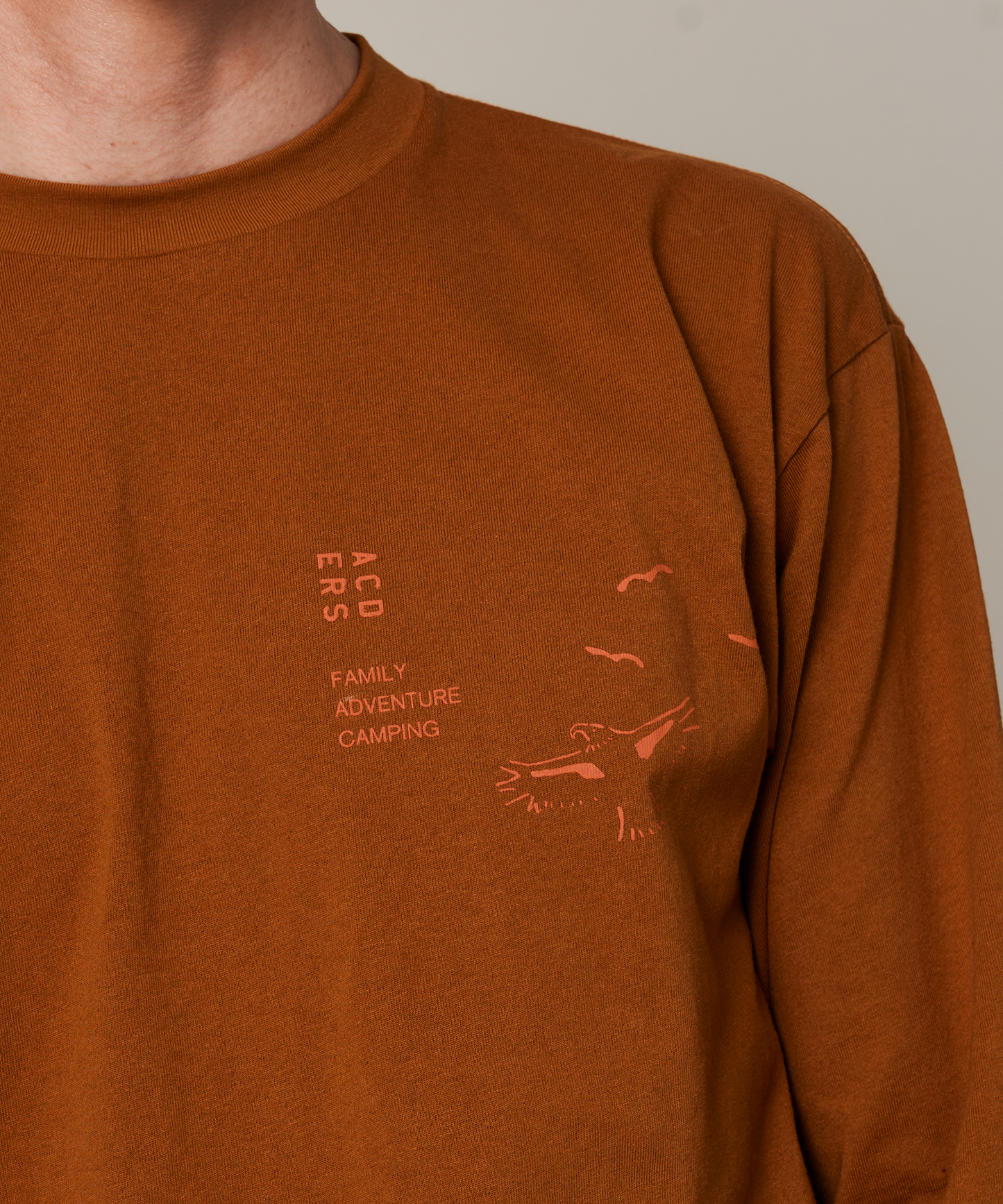UNISEX L/S BANDANA PRINT TEE