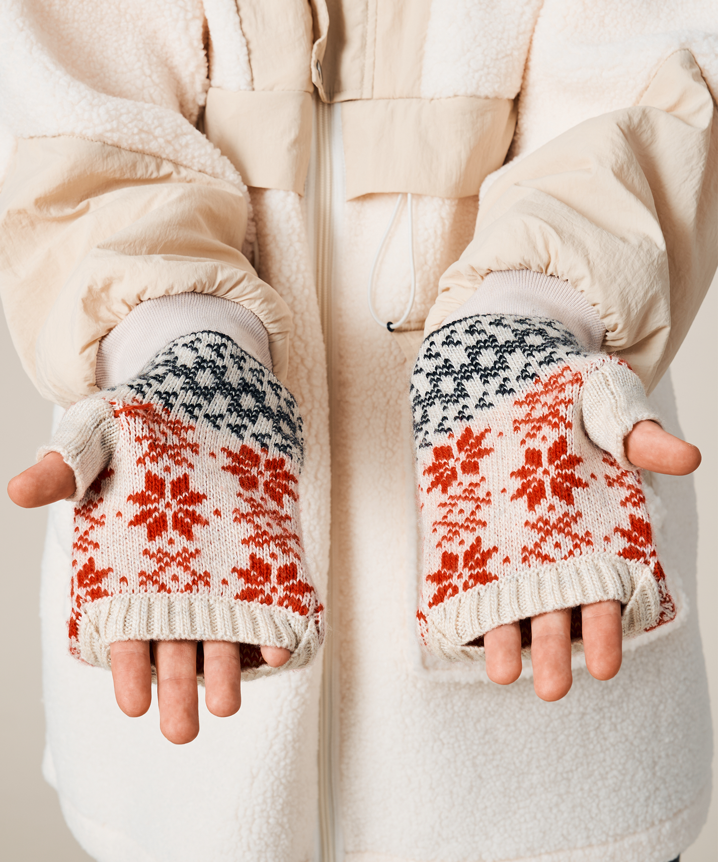 LATVIA MITTENS