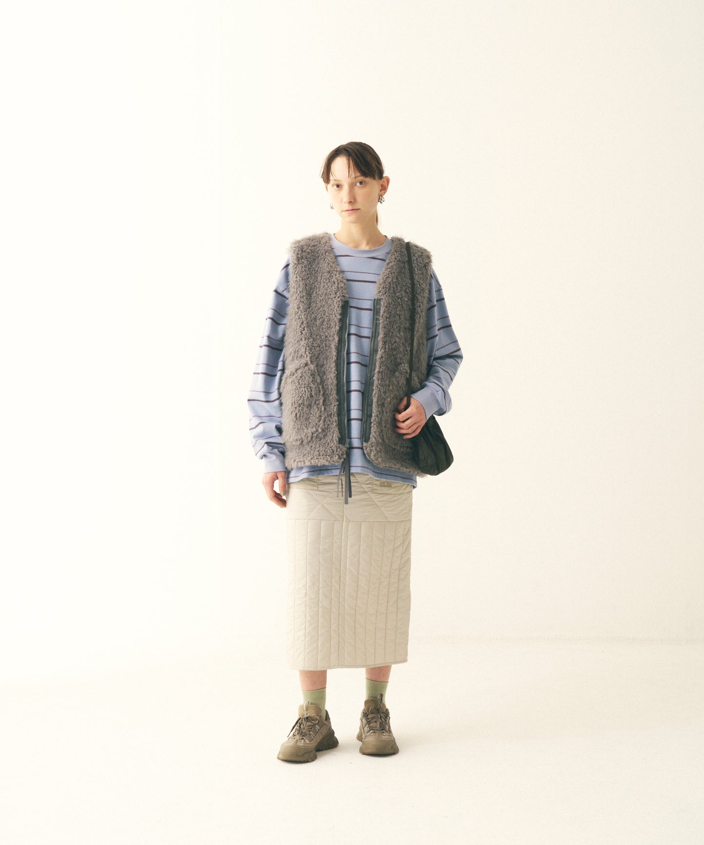 【残りわずか】UNISEX PADDED REVERSIBLE FUR VEST