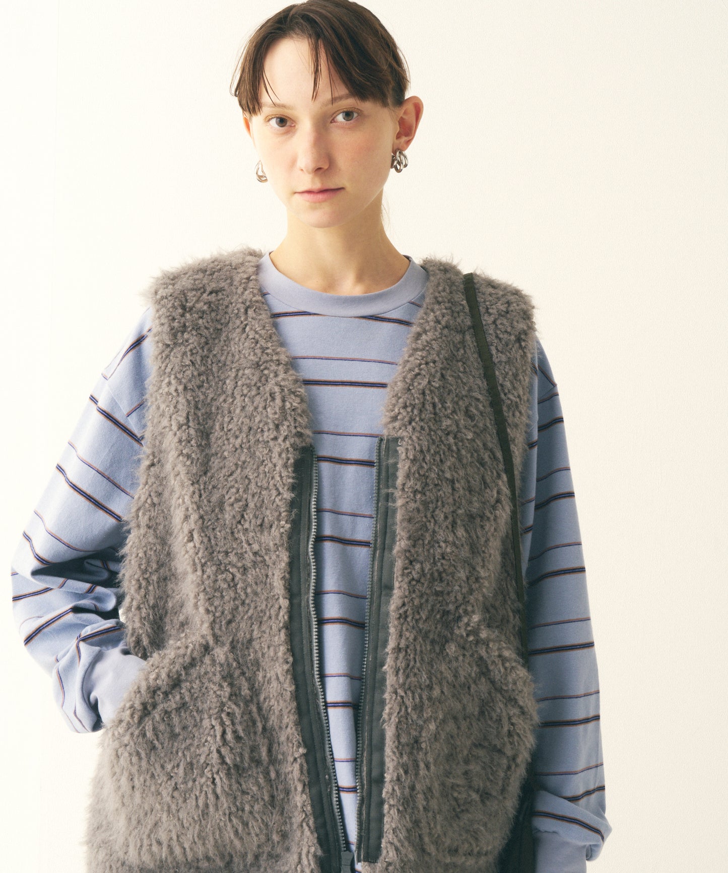 【残りわずか】UNISEX PADDED REVERSIBLE FUR VEST