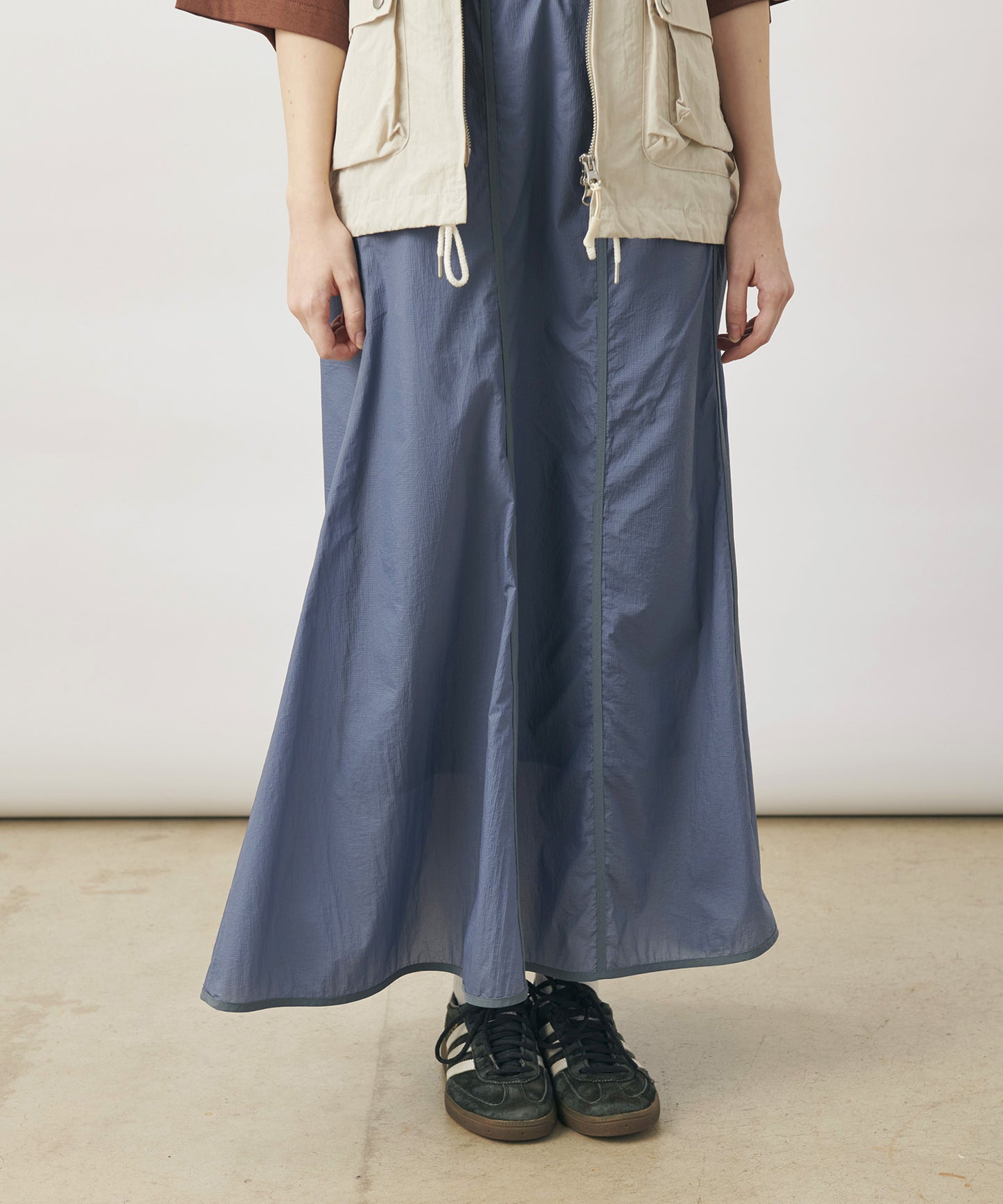 WATER REPELLENT MICRO RIPSTOP PIPING SKIRT